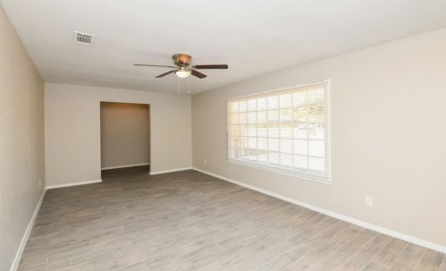 1001 Lake Louise Rd, Fort Worth TX  76103-1217 exterior