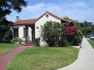 3901 Glenfeliz Blvd, Los Angeles CA  90039-1421 exterior
