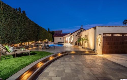 1570 Pacific Ave, Glendale CA  91202-1214 exterior