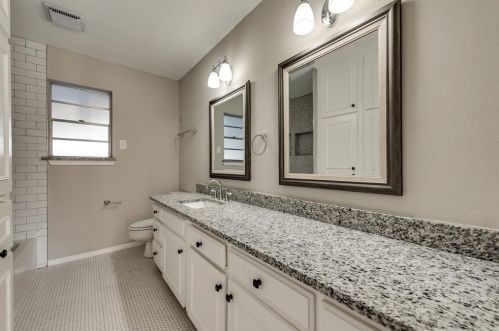 6821 Lancelot Ct, Fort Worth TX  76133-5005 exterior