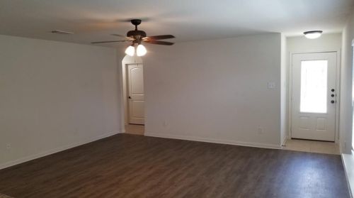 1616 Treeta Trl, Uhland TX  78640-9606 exterior