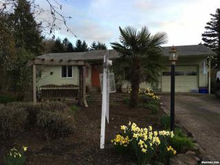 477 29th Pl, Philomath, OR 97370-9369