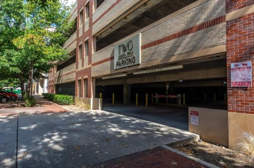 5055 Addison Cir, Addison TX  75001-6317 exterior