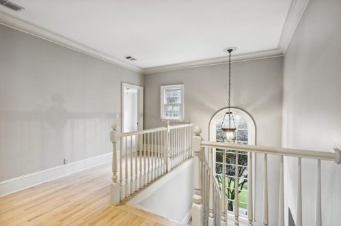 33 Habersham Cove Dr, Atlanta GA  30305-5402 exterior