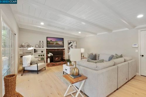 5178 Sutherland Dr, Concord CA  94521-3146 exterior