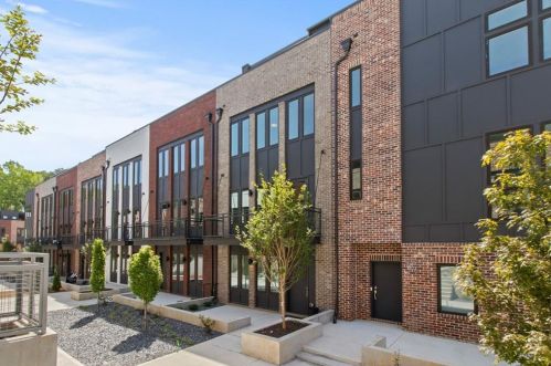 1292 Chelsea Cir, Atlanta GA  30318-1268 exterior