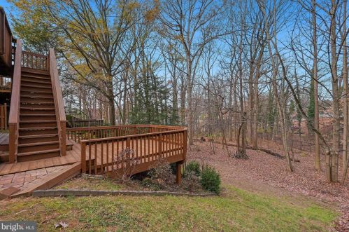 9048 Saffron Ln, Silver Spring MD 20901-4272 exterior