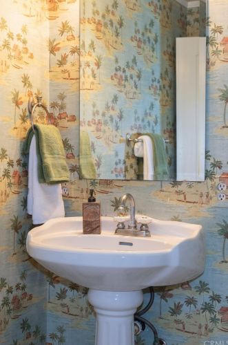 2311 Santiago St, Santa Ana CA 92706-2053 exterior