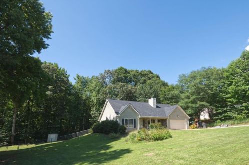 90 Lark Rd, Porterdale, GA 30016-8908
