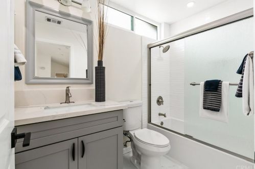 17482 Luther Ave, Irvine CA  92614-6643 exterior