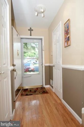 7928 Spring Forest Ct, Springfield VA  22152-3623 exterior