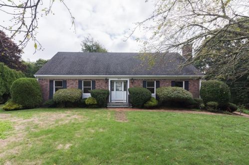 25 Cedar Crest Dr, Westerly, RI 02891-3326
