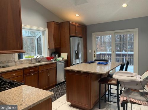 28 Ginger Ct, Princeton NJ  08540-9421 exterior