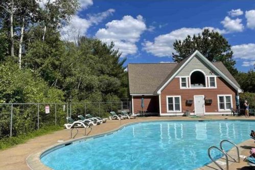130 Endicott St, Laconia, NH 03246-1717