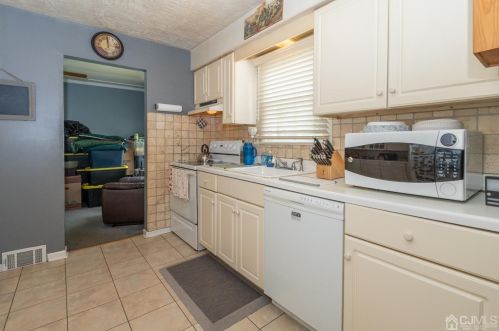 189 Texas Rd, Old Bridge, NJ 08857-4001