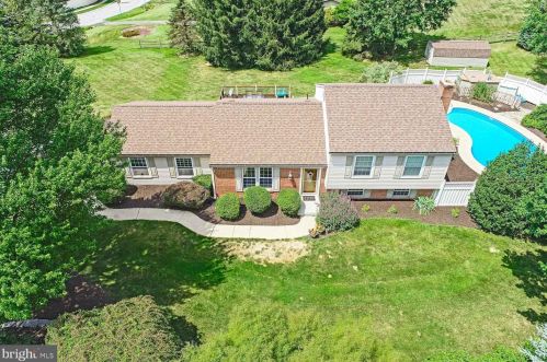 916 Cranberry Ln, York, PA 17402-9125