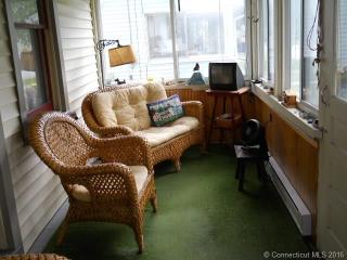 32 Hartford Ave, Fenwick CT  06475-1914 exterior