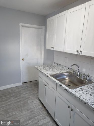 104 Eutaw Ave, Camden, NJ 08105-2117