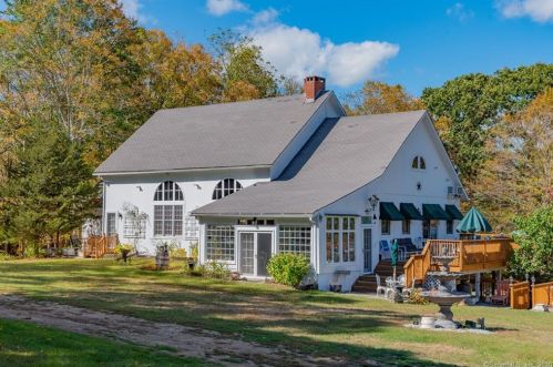 96 Middlesex Ave, Chester, CT 06412-1224