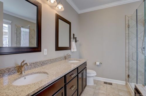 7275 Oak Hill Ct, Aurora CO 80018-1734 exterior