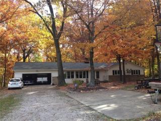 1536 Chestnut Rd, Cleveland OH  44131-3543 exterior