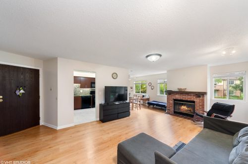 201 Thornapple Ct, Buffalo Grove, IL 60089-6796