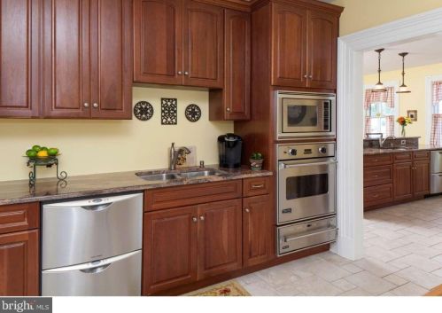 136 Mapleton Rd, Princeton NJ  08540-9600 exterior