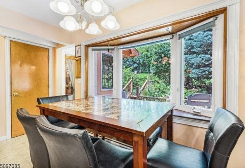 10 Vly Vw Ave, Dover NJ  07869-1316 exterior