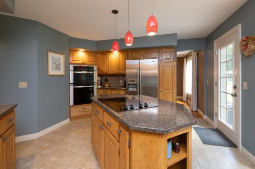 12566 Dover Dr, Saint Paul MN  55124-5238 exterior