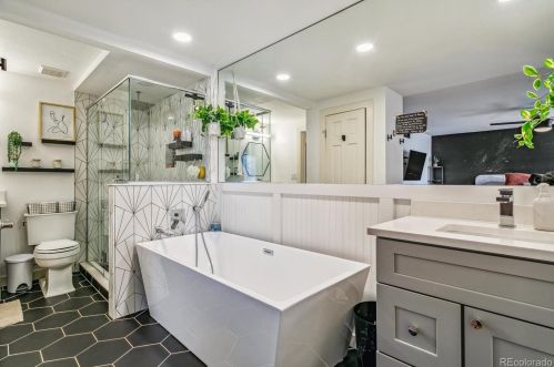 6948 Briarwood Cir, Englewood CO  80112-1151 exterior