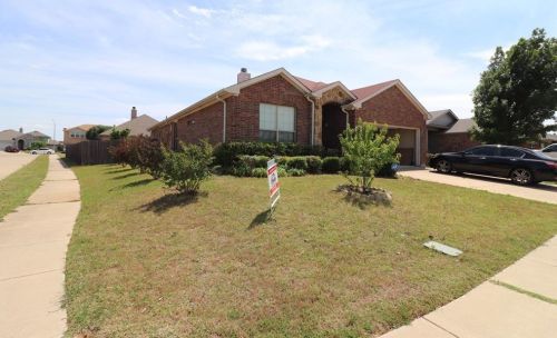 1101 Castle Springs Rd, Fort Worth, TX 76134-4933