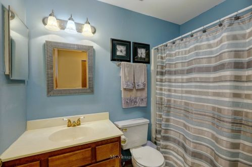 785 Burning Trl, Carol Stream IL  60188-9187 exterior