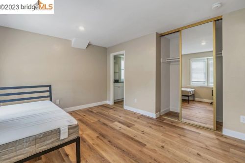 2620 Regent St, Berkeley, CA 94704-3359