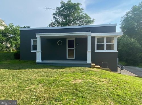 2724 Lewisberry Rd, York, PA 17404-1348