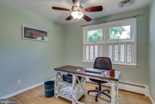 909 Roswell Dr, Silver Spring MD 20901-2128 exterior