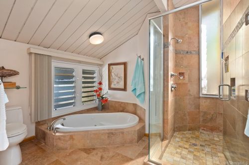 106 Lumahai St, Honolulu HI  96825-2104 exterior
