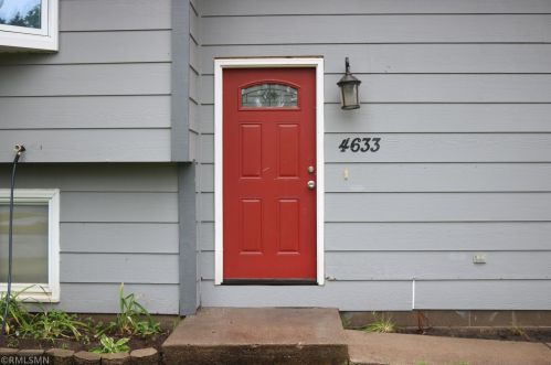 4633 4th Ave, Saint Paul, MN 55110-3381