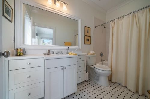 3066 Arden Rd, Atlanta GA  30305-1914 exterior