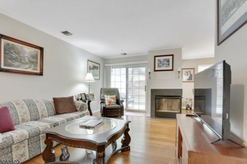704 Buckland Ct, Parsippany, NJ 07834-3441