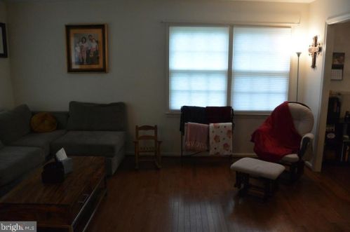 7222 Ashview Dr, Springfield VA  22153-1520 exterior