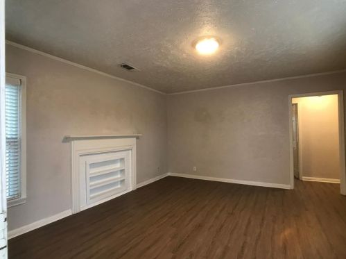 6412 Camp Bowie Blvd, Fort Worth TX  76116-5410 exterior