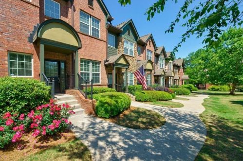 1402 Ashford Creek Cir, Atlanta GA  30319-5062 exterior