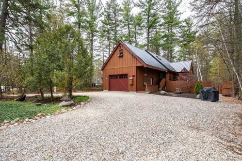 331 Robinhood Rd, Wakefield, NH 03830-3261