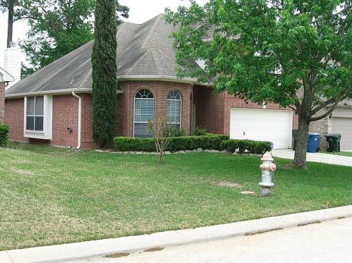 2214 Valley View Xing, Conroe TX  77304-1635 exterior