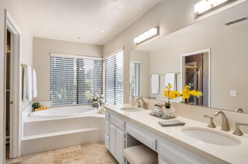 8079 Golden Star Ave, Riverside CA  92506-5710 exterior