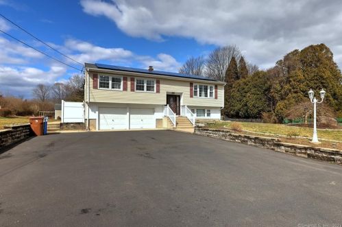 6 Sharon Dr, Huntington, CT 06484-4228