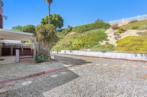 3686 Seaflower Ln, Oceanside, CA 92056-4127