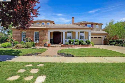 1545 Rose Ln, Pleasanton, CA 94566-6417