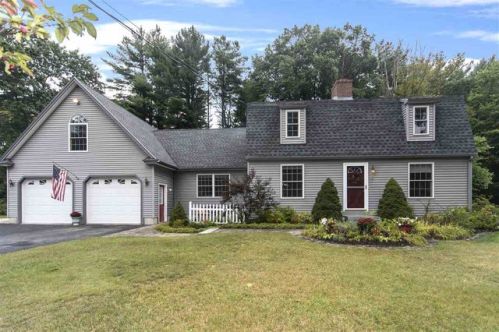 69 Winnicutt Rd, Stratham, NH 03885-2426