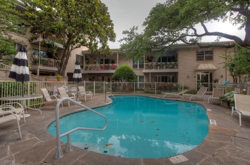2303 Ridgmar Plz, Fort Worth TX  76116-2020 exterior